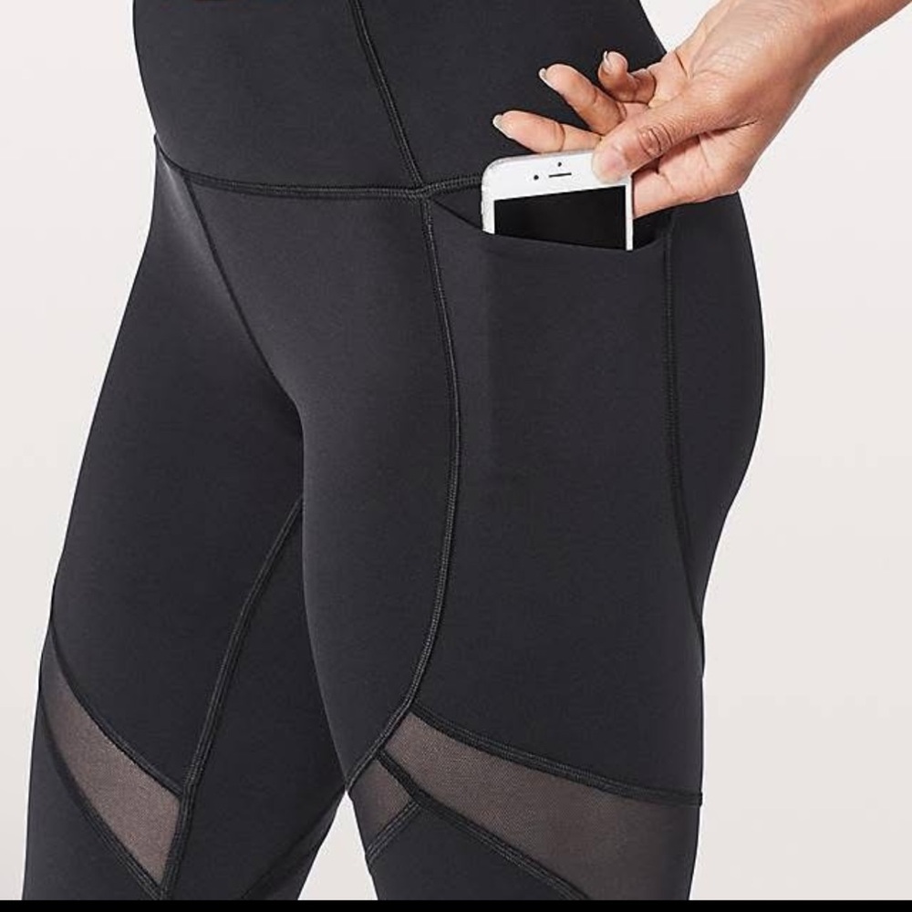 Lululemon women’s mesh leggings with side pockets